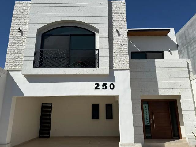 CASA EN VENTA RINCON DE LOS ENCINOS AL NORTE DE SALTILLO, COAH