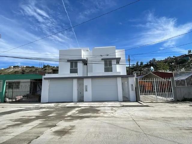 Casa en Venta en Rincón Dorado, Tijuana, Baja California