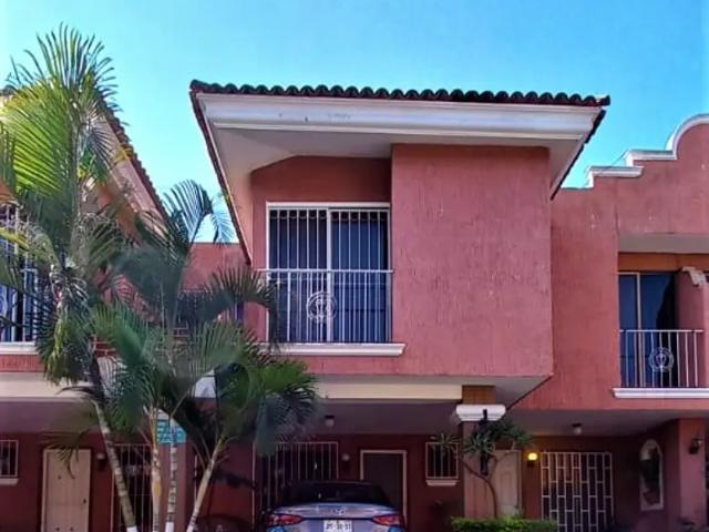 Casa en Venta en Rinconada de la Calma, Zapopan, condominio cerrado