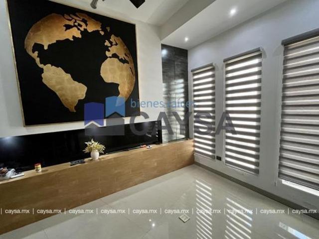 CASA EN VENTA en Rincones de San Francisco alberca moderna