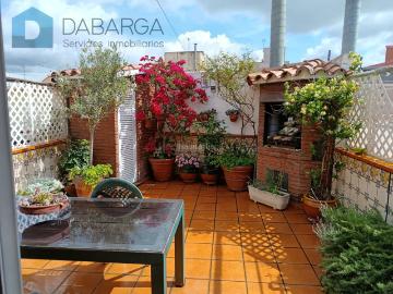 Casa en venta en Ripollet, Centre. Casa céntrica con garaje y mucho encanto. Casas.