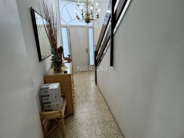 Casa en venta en Ripollet, Zona Industrial. Vivienda en venta con dos locales, jardín y espectaculares vistas en Ripollet. Casas.