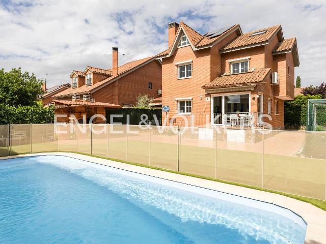 Casa en venta en Rivas Vaciamadrid, Centro. Exclusivo Chalet con piscina en RivasVaciamadrid. Casas Rivas.