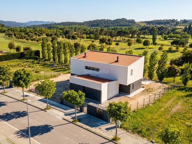 Casa en venta en Roca del Vallès La. Exclusiva vivienda de obra nueva en El Golf Resort La Roca del Vallès. Casas Roca del Vallès.