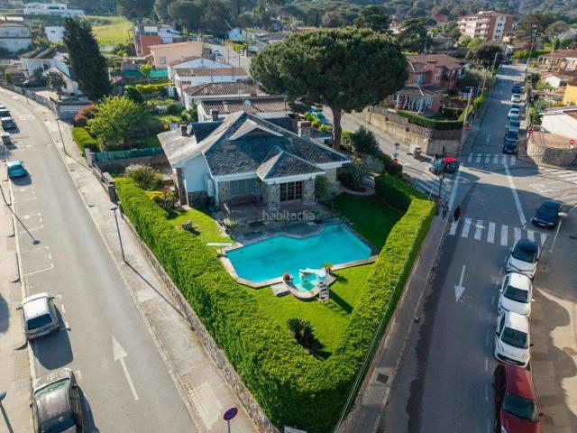 Casa en venta en Roca del Vallès La. MAGNÍFICA CASA A 4 VENTS AL CENTRE DE LA ROCA. Casas Roca del Vallès.