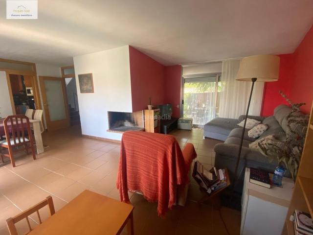 Casa en venta en Roca del Vallès La. Meravellosa casa amb jardí al centre de La Roca del Vallès. Casas Roca del Vallès.