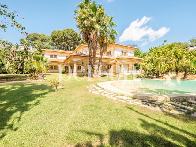 Casa en venta en Rocafort. Un oasis para los sentidos en Santa Barbara. Casas.