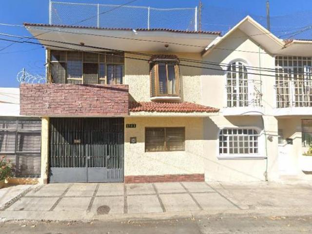 Casa en Venta en Rogelio Bacon Guadalajara Jalisco