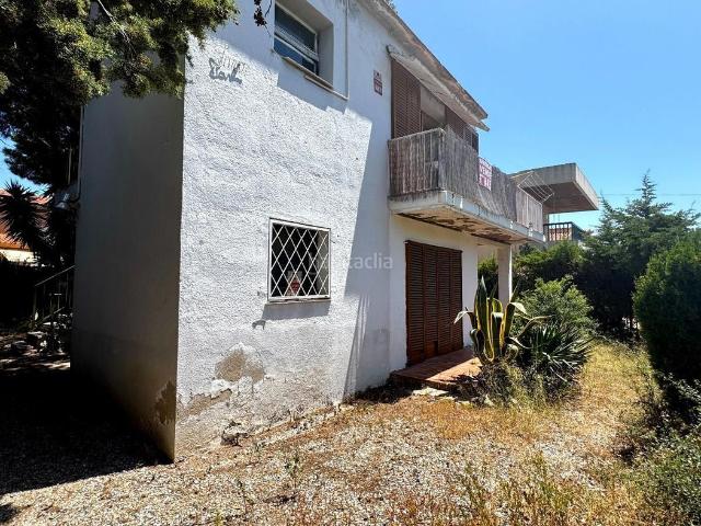 Casa en venta en Roda de Barà Costa Dorada. 65938 Urb. Marysol, gran casa a reformar a pocos minutos de la playa. Casas Roda de.