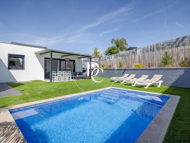Casa en venta en Roda de Barà Costa Dorada. Casa de 120 m2 en venta en Roda de Berà. Casas Roda de.