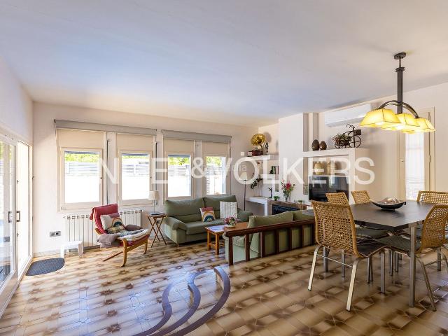 Casa en venta en Roda de Barà Costa Dorada. Magnífica villa cerca del Roc de Sant Gaietà. Casas Roda de.