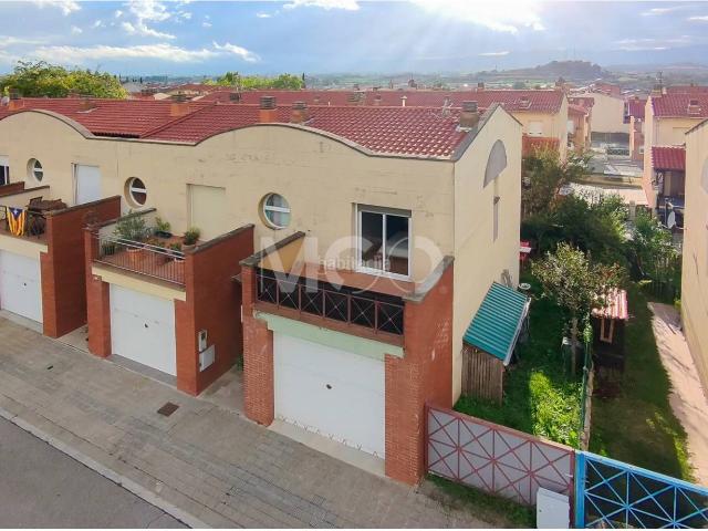 Casa en venta en Roda de Ter. Casa a tres vents en venda a Roda de Ter. Casas Roda de.