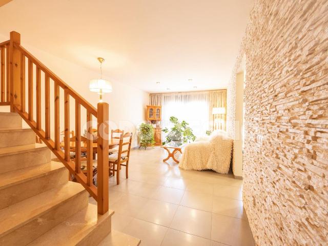 Casa en venta en Roda de Ter. Espectacular casa unifamiliar amb piscina a Roda de Ter. Casas Roda de.