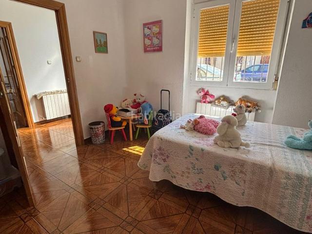 Casa en venta en Roda La. CASA CON 4 DORMITORIOS Y GRAN PATIO. Casas Roda.