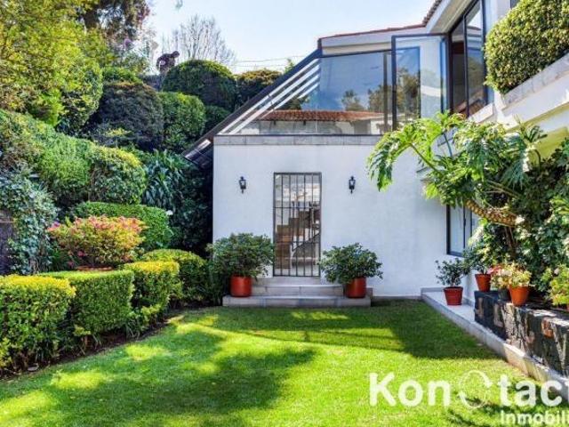 CASA EN VENTA EN ROMERO DE TERREROS, CERRO DE LA LUZ, COYOACÁN CON SEGUIRDAD