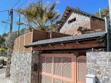 Casa en venta en ronda Del Bosc, Rellinars, de 173 m² 4 habitaciones por 290.000