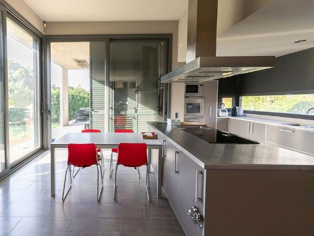 Chalet en venta en ronda Del Pintor Mombrù, Seva, de 280 m² 4 habitaciones por 695.000