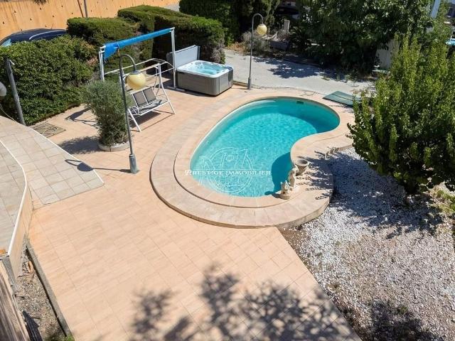 Chalet en venta en calle Noguera, Roses, de 262 m² 4 habitaciones por 425.000