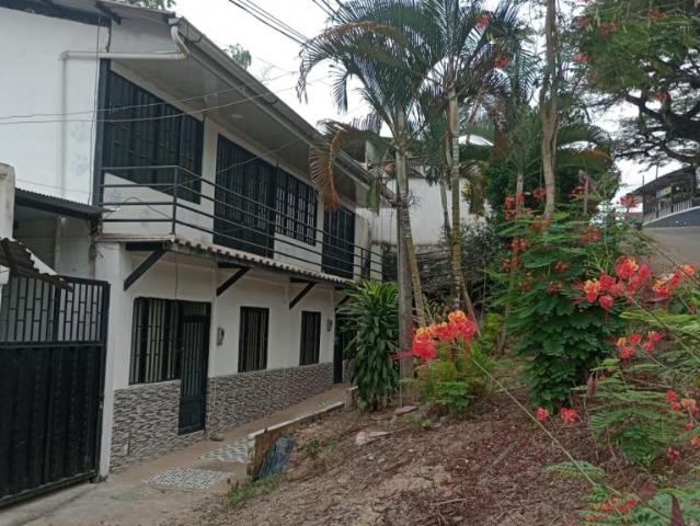 Casa En Venta En Rovira En Centro Rovira V180434