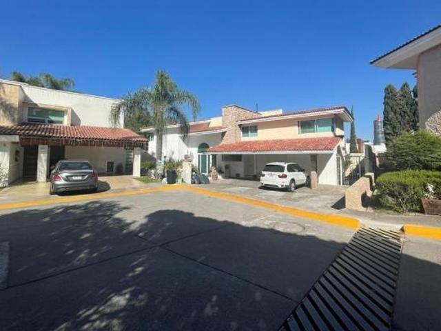 Casa en venta en Royal Country