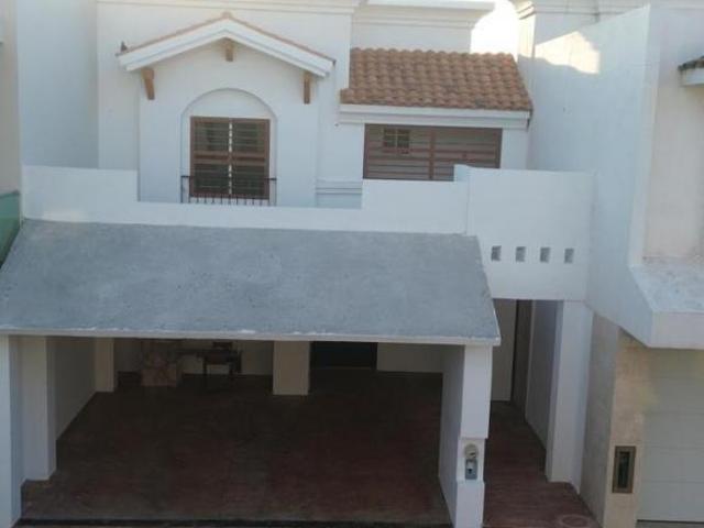 CASA EN VENTA EN STANZA TOSCANA