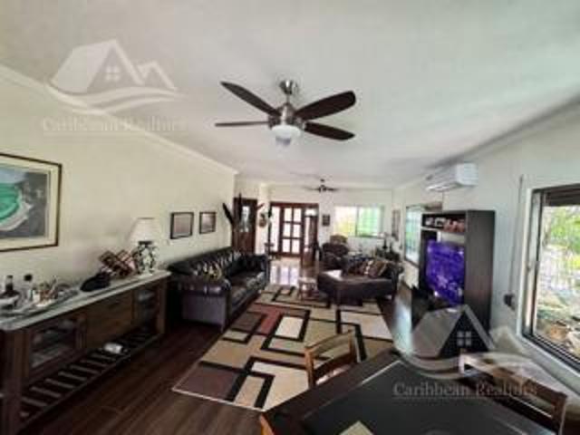 Casa en Venta en Supermanzana 11