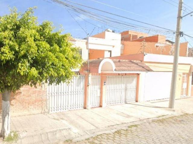 Casa en venta en Saarrealco, Jardines de Tehuacan, Puebla