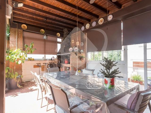 Casa en venta en Sabadell, Can Deu. CASA EN VENTA EN ZONA NORTE DE SABADELL. Casas.