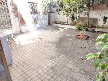 Casa en venta en Sabadell, Covadonga. CASA A REFORMAR EN LA ZONA DE COVADONGA CON PATIO Y GARAJE INCLUIDO!. Casas.