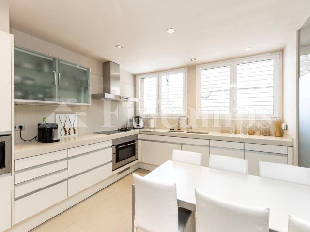 Casa en venta en Sabadell, Creu Alta. Casa cantonera a la millor zona de la Creu Alta. Casas.