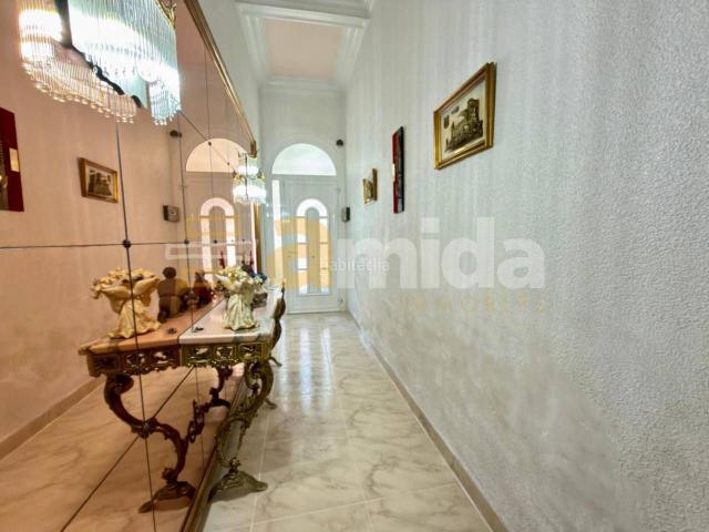 Casa en venta en Sabadell, Creu Alta. IMPRESIONANTE CASA SEÑORIAL en LA CREU ALTA. Casas.