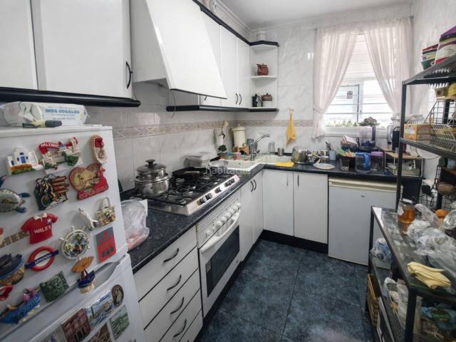 Casa en venta en Sabadell, Creu de Barberà. CASA AMB 2 VIVENDES I LOCAL. Casas.
