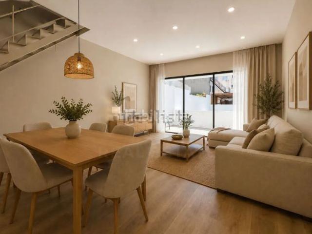 Casa en venta en Sabadell, Creu de Barberà. Preciosa casa Bis con entrada independiente. Casas.