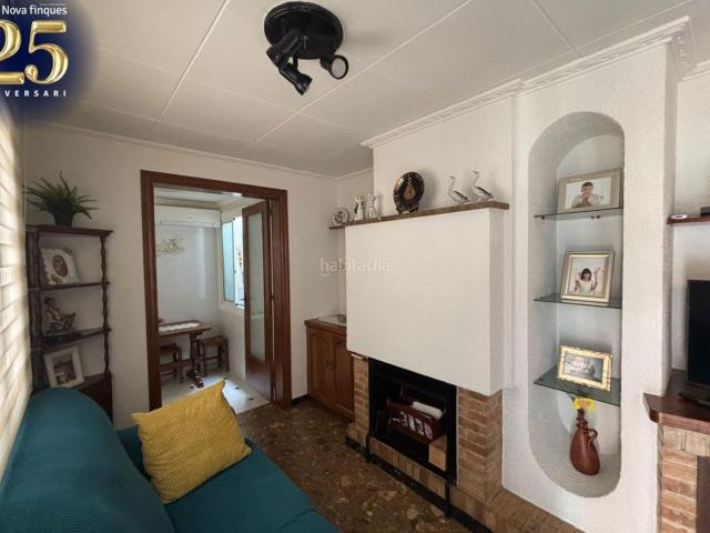 Casa en venta en Sabadell, Creu de Barberà. PRECIOSA CASA ESTILO INGLESA CON GARAJE Y TERRAZA EN CREU DE BARBERÀ. Casas.