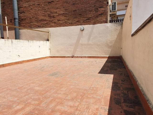 Casa en venta en Sabadell, Eixample. ESPECTACULAR CASA PLANTA BAJA UBICADA EN PARCELA DE 5 m DE FACHADA X 42 m DE FONDO Y AL LADO DE LA AVD. BARBERÀ. Casas.