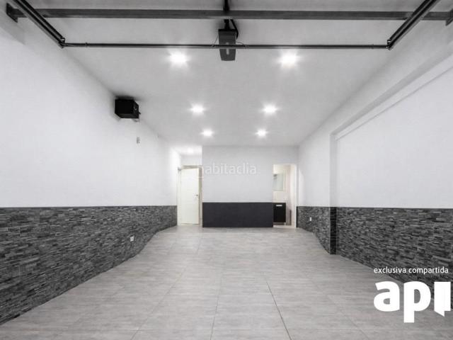 Casa en venta en Sabadell, Eixample. Espectacular casa unifamiliar reformada en Eixample Sabadell. Casas.