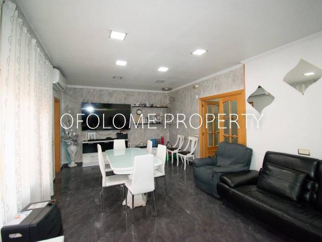 Casa en venta en Sabadell, Els Merinals. Casa adosada en venta en Merinales Sabadell Barcelona. Casas.