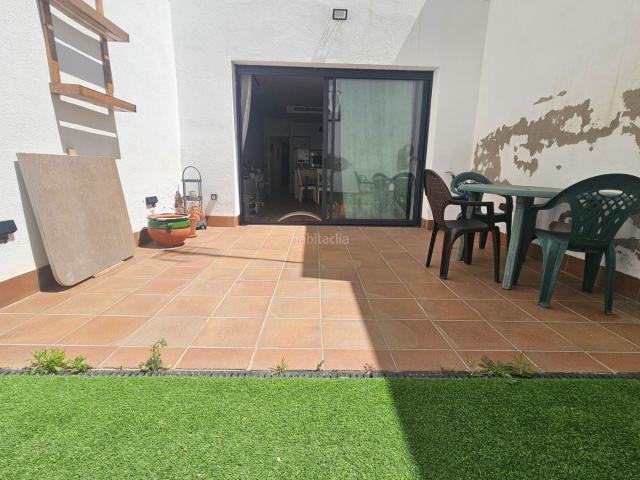 Casa en venta en Sabadell, Gràcia. Casa práctica y Cómoda, con Garaje. Casas.