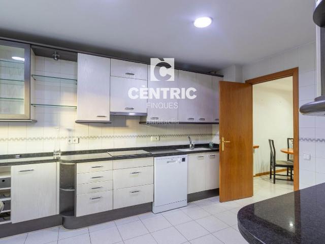 Casa en venta en Sabadell, Hostafrancs. Espectacular casa al lado del Parc Catalunya. Casas.