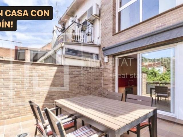 Casa en venta en Sabadell, Poble Nou. Casa adosada con jardín en El Poblenou. Casas.