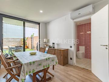 Casa en venta en Sabadell, Sol i Padrís Sant Oleguer. Casa moderna con ascensor y piscina. Casas.