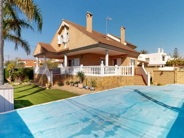 Casa en venta en Sagunt, Corinto Almardà. Chalet en Almardà. Casas.