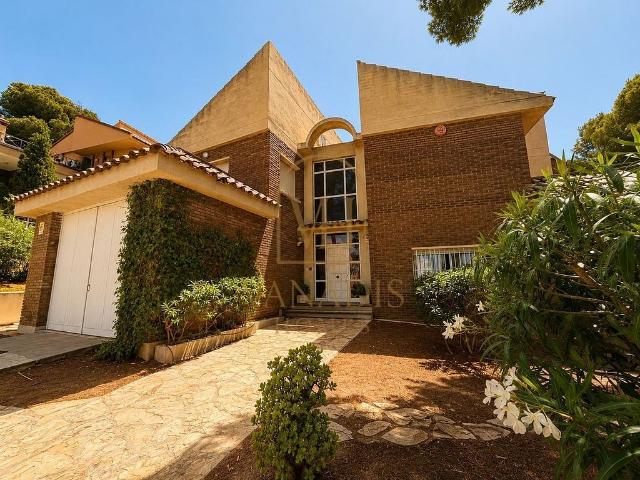 Chalet en venta en calle De Salvador Dalí, Salou, de 356 m² 4 habitaciones por 630.000
