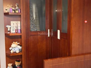 Casa en venta en Salamanca, La Plantía Hospital Campus. Hápax Real Estate pone este fabuloso chalet adosado en venta. Ubicado en la tranquila y residencial zona de Huerta Otea. Sin gasto. Casas.