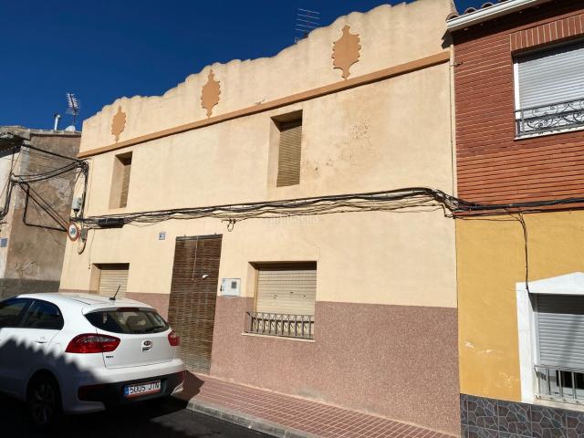 Casa en venta en Salinas. Esta impresionante casa señorial es una oportunidad única para quienes buscan una propiedad con carácter y grandes posibilidades. Casas.