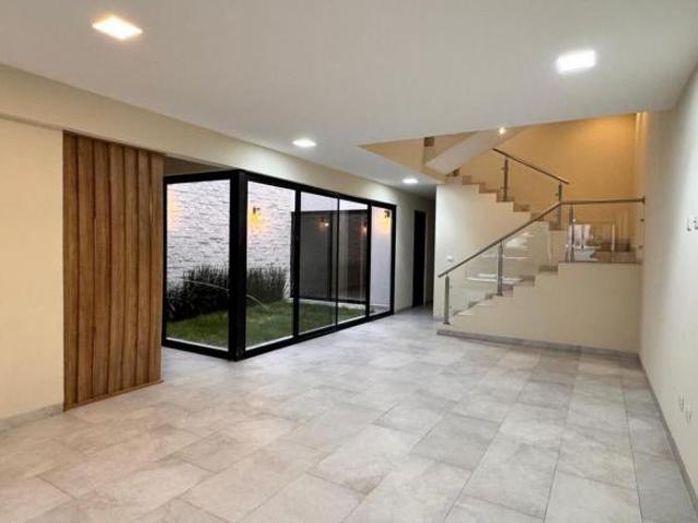 Casa en Venta en San Angel IV en San Luis Potosi con 5 recamaras
