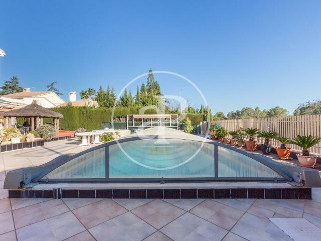 Casa en venta en San Antonio de Benagéber. Chalet independiente en venta en San Antonio de Benagéber. Casas San Antonio de.