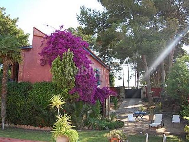 Casa en venta en San Antonio de Benagéber. Oportunidad ¡ Se vende chalet en San Antonio de Benageber, urbanización la conarda. Casas San Antonio de.
