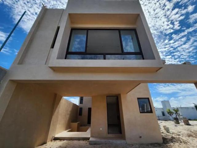 CASA EN VENTA EN SAN BENITO BEACH EN MÉRIDA YUCATÁN