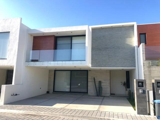 Casa en venta en San Bernardino Tlaxcalancingo, San Andrés Cholula, Puebla